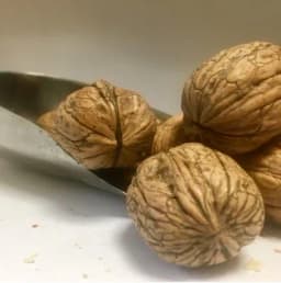 Nuez con cascara